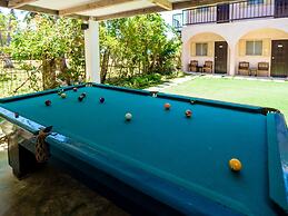 Mad Monkey Panglao