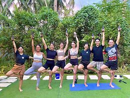 Mad Monkey Panglao