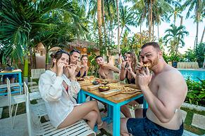 Mad Monkey Panglao
