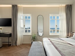 Riviera Suites