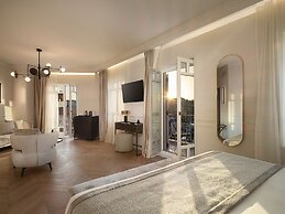 Riviera Suites