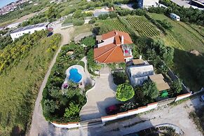 Villa Belezza Sleeps 8 With Pool
