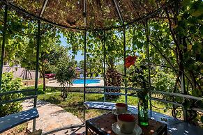 Villa Belezza Sleeps 8 With Pool
