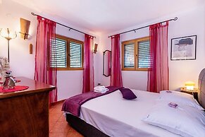 Villa Belezza Sleeps 8 With Pool