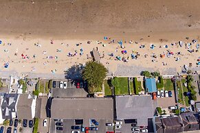 On The Beach - Direct Beach Access Sea Views
