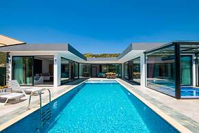 Dreamy Villa With Private Pool and Jacuzzi in Kas