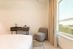 Maison Privee - Millennium Executive Tower