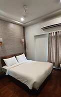 HOTEL CENTER POINT