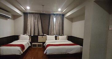 HOTEL CENTER POINT