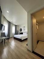 Lotus Hotel & Apartment