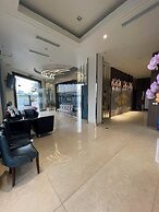 Lotus Hotel & Apartment