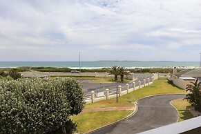 Big Bay Beach Club 22 by HostAgents