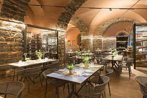 BASTIÒ PRIVATE SUITES