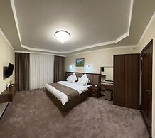 Khan Palace Hotel