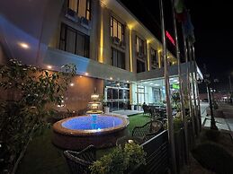 Khan Palace Hotel
