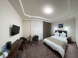 Khan Palace Hotel