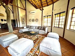 MILIMA Big 5 Safari Lodge