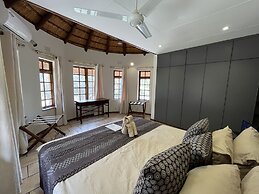 MILIMA Big 5 Safari Lodge