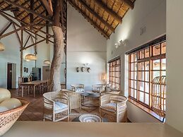MILIMA Big 5 Safari Lodge