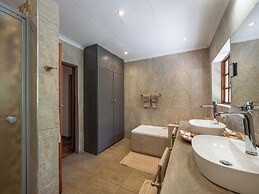 MILIMA Big 5 Safari Lodge
