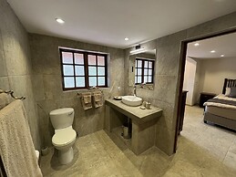 MILIMA Big 5 Safari Lodge