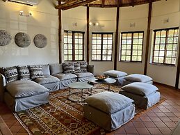 MILIMA Big 5 Safari Lodge