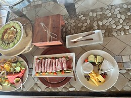 MILIMA Big 5 Safari Lodge