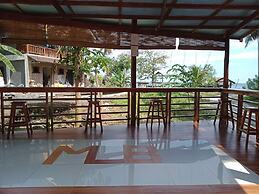 MLB BEACHFRONT APARTMENT