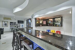 Inn & Out Sandton Park