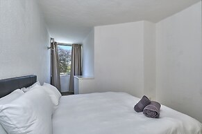 Inn & Out Sandton Park