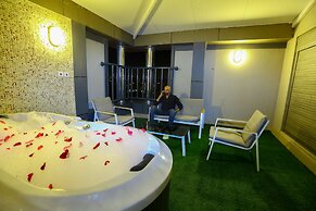 Lotaz Hotel Suites - Al Salamah