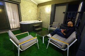 Lotaz Hotel Suites - Al Salamah