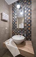 Madini Luxury villa with private Heated pool