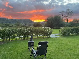 Erw Glas Glamping and Camping