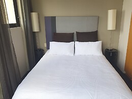 Parramatta Hotel in Mantra Building