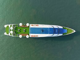 M'Gloria Cruise