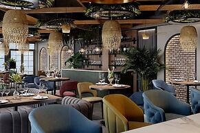 Shamsan Airport Hotel
