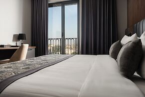 Shamsan Airport Hotel