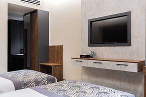 Shamsan Airport Hotel