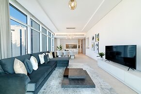 Maison Privee - Tranquil Apt w/ Mesmerizing Views Cls to Marina