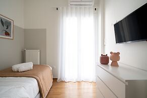 Deluxe 4 Bedrooms Apartment in Athens Center