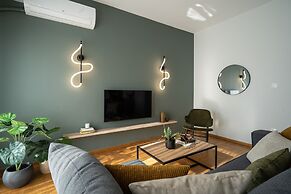 Deluxe 4 Bedrooms Apartment in Athens Center
