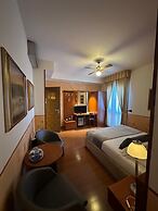 VILLA RIVIERA