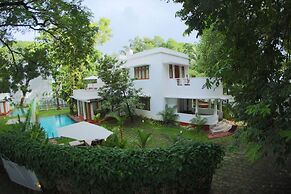 Beach Gate Bungalows CGH Earth