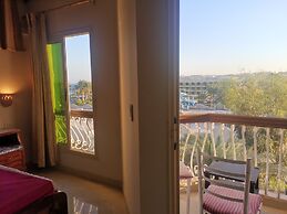 Golden Rose Hotel