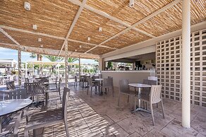 Akti Coast Club