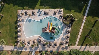 Akti Coast Club