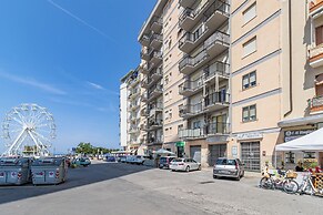 Bedo House Beach Front
