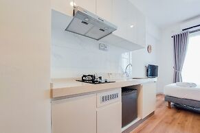 Warm And Simply Studio Apartment At Sky House Bsd