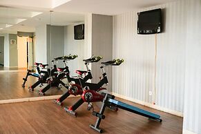 Fancy And Nice Studio At Belmont Residence Puri Apartment